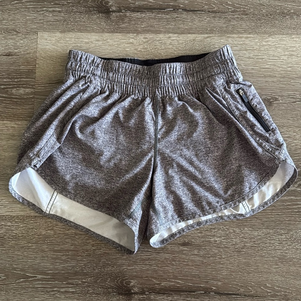 Lululemon Women's Tracker Shorts 2.5”, size 8